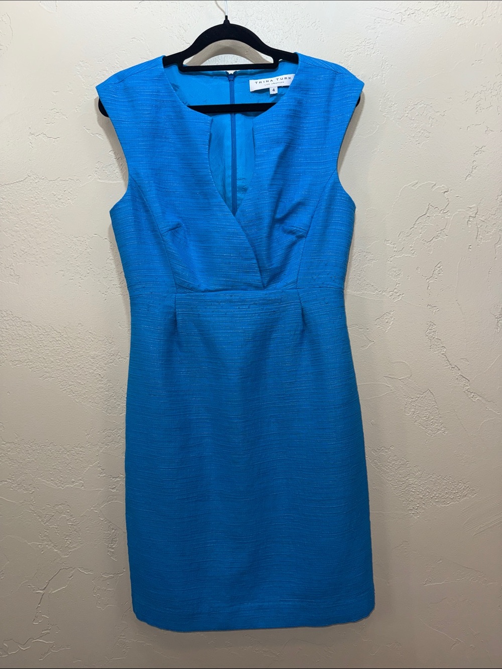 Trina Turk Midi Sheath Dress Bright Blue Cap Sleeve Size 4 Lined Darted V Neck - Picture 2 of 12